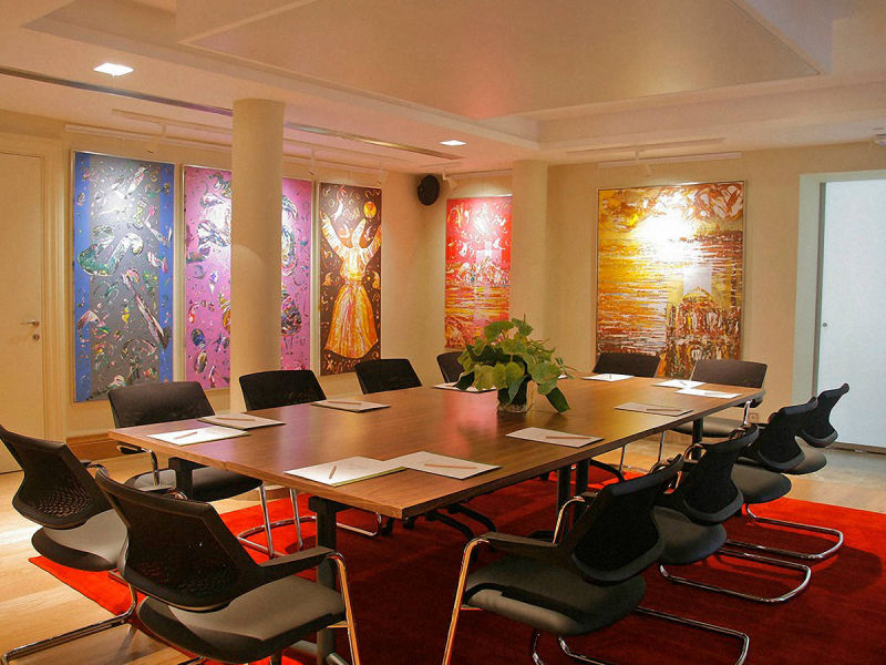 Tomtom Suites - Meeting Room